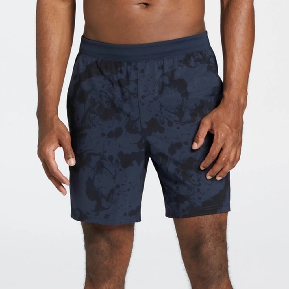 VRST shorts men’s size small in excellent like-new condition​
